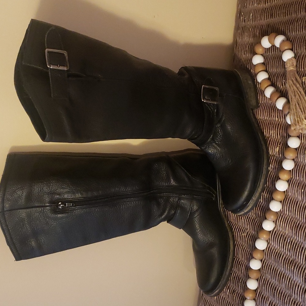 Black Fairmont Boots 8